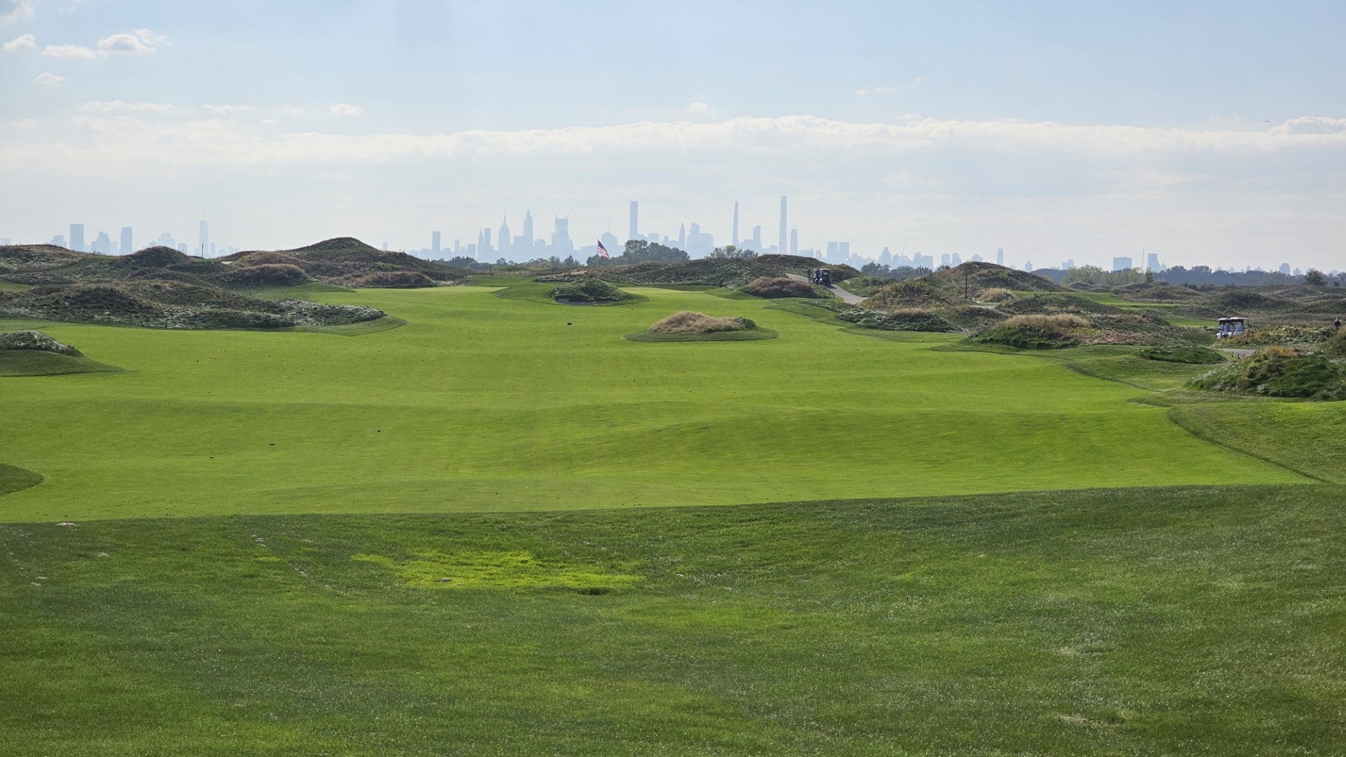 A photo of the Trump golf course in New York City (NYC).